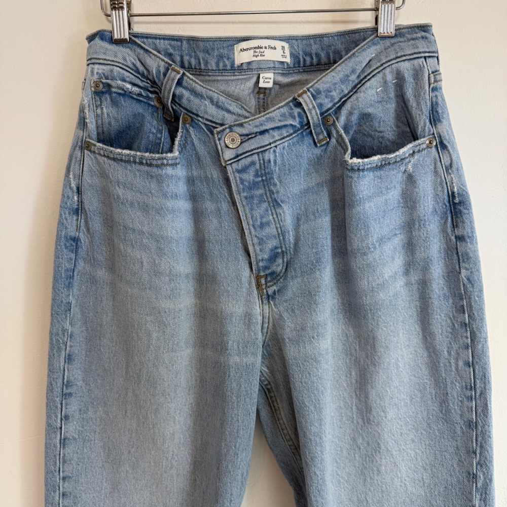 Abercrombie & Fitch Dad High Rise Jeans Curve Love 28 6 Light Wash Criss Cross - Picture 2 of 13